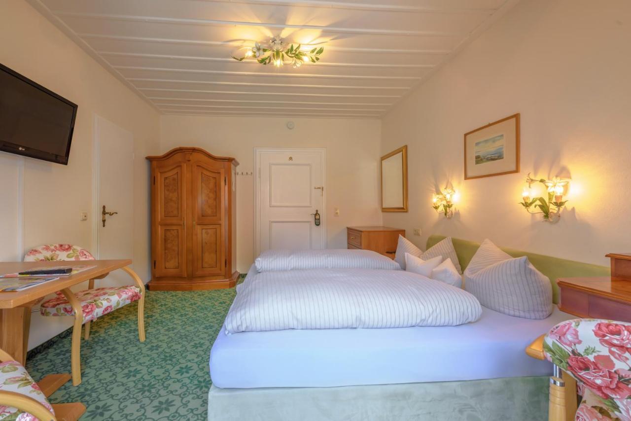 Hotel "Malerwinkel" Gmbh Seeon-Seebruck Zimmer foto